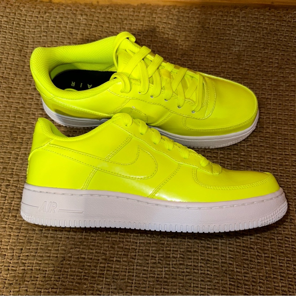 Neon yellow Air Force Volt
